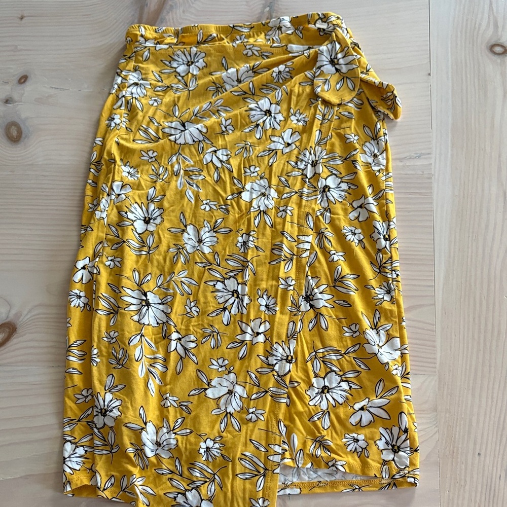 Loveappella Yellow and White Floral Skirt